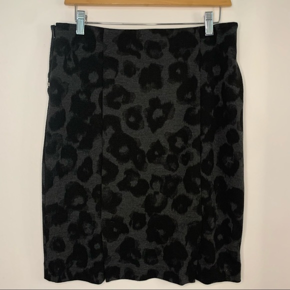 MICHAEL KORS Blue Black Animal Print Pencil Skirt Modern Gold Zippers - Picture 2 of 5